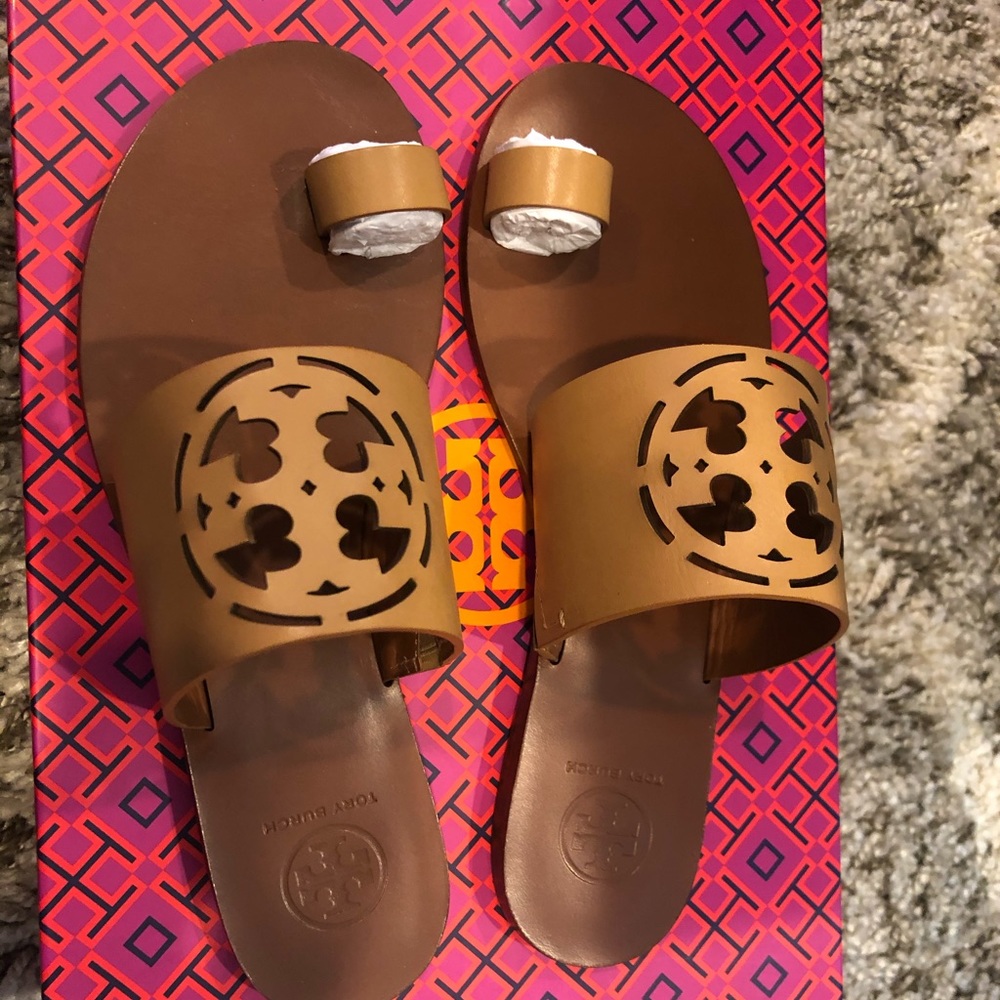 Tory Burch Zoey Toe Ring Slides Size 6 NEW